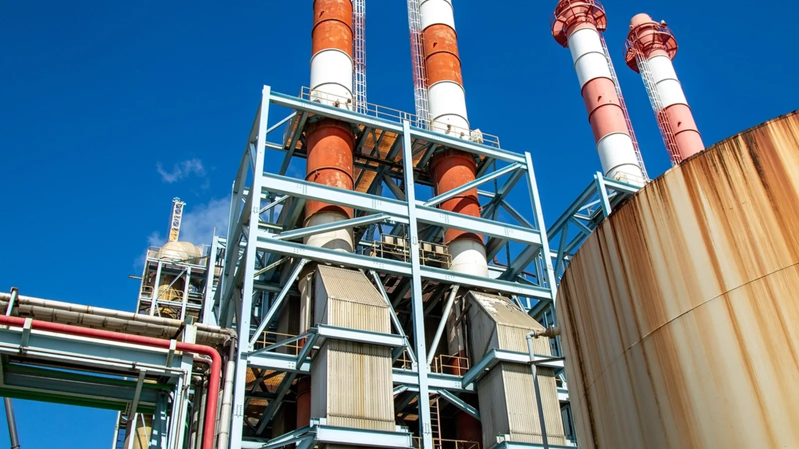 US Crude Draws Just 300,000 Barrels as Brent Clears $101