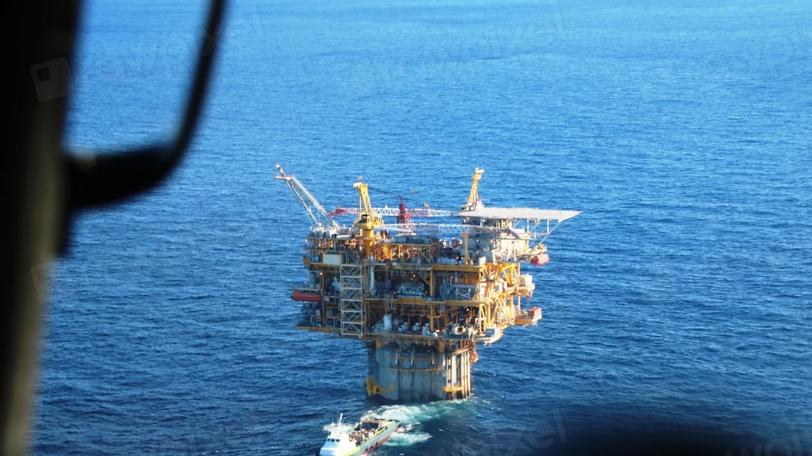 US Crude Stocks Fall 8.6 Million Barrels in Week to Oct 9